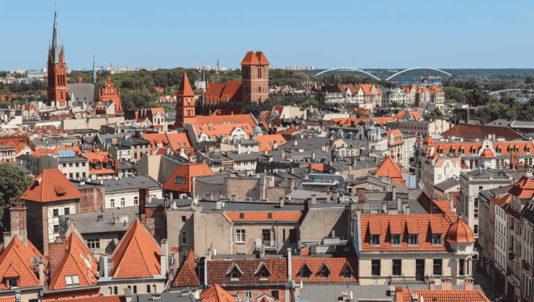 Zaręczyny w Toruniu: 5 miejsc jak z Paryża